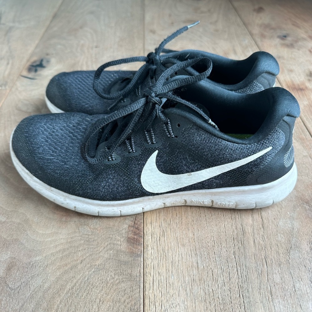 Nike Black and White Running Shoes